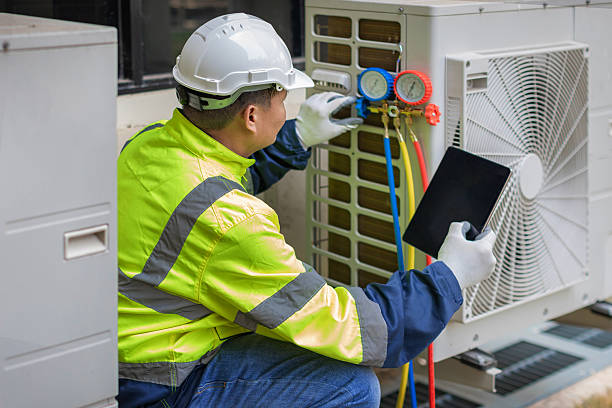 Professional Emergency Hvac Repair technician working in Hyde Park, PA